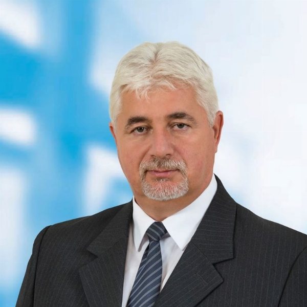 Zsebe Zsolt polgármester portréja